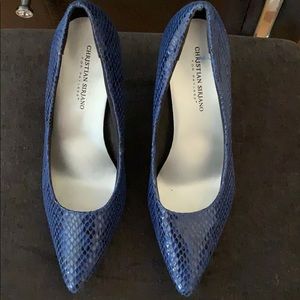Blue snakeskin like heels